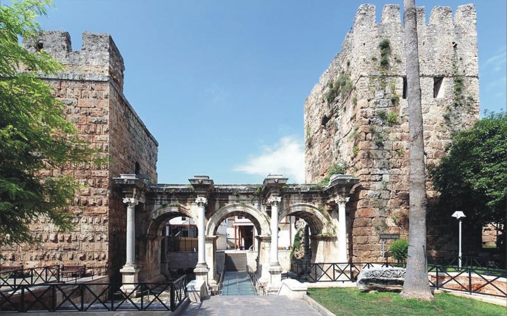 Hadrian Gate Отель Анталья